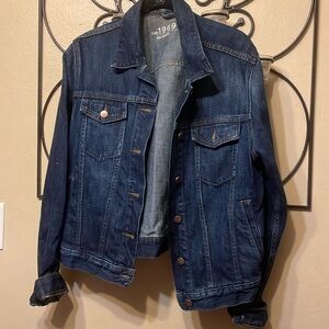 Gap 1969 women’s large jean jacket, blue, traditional styling